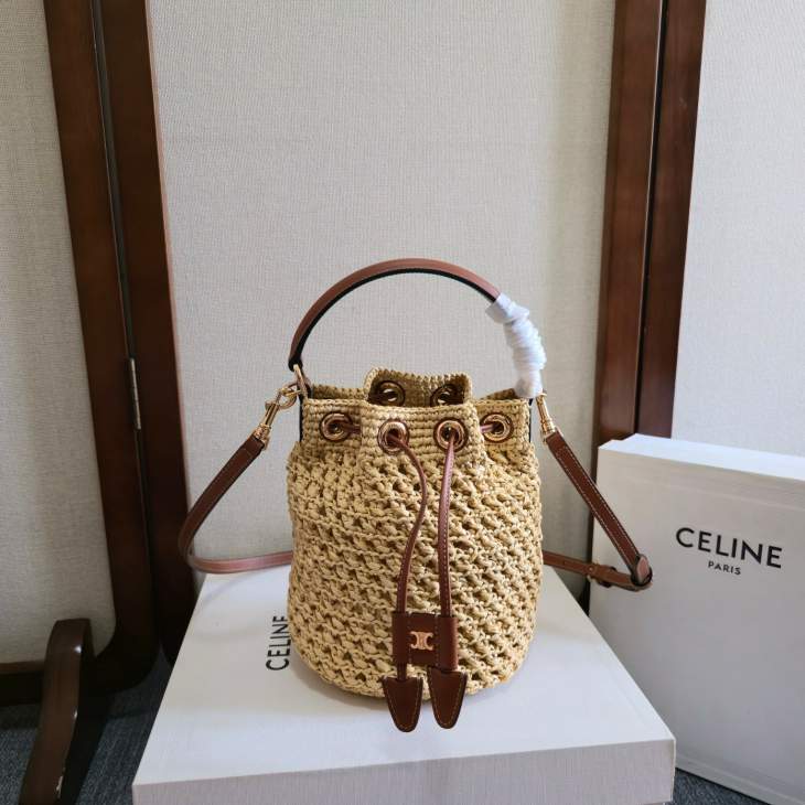 Picture of Celine Handbags _SKUfw225667258fw